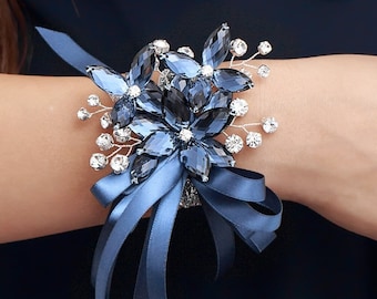 Amelia Handgelenk Corsage in Antik Blau - Moderne Blumen Corsage - Luxe Hochzeit & Abschlussball Zubehör, Perfekte Marine Kleider und Abschlussball