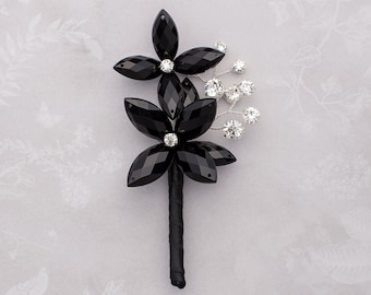 Aidan Boutonniere in Jet Black - Moderne Blumen Boutonniere - Passende Corsage separat erhältlich, perfekt für Hochzeiten und Abschlussball