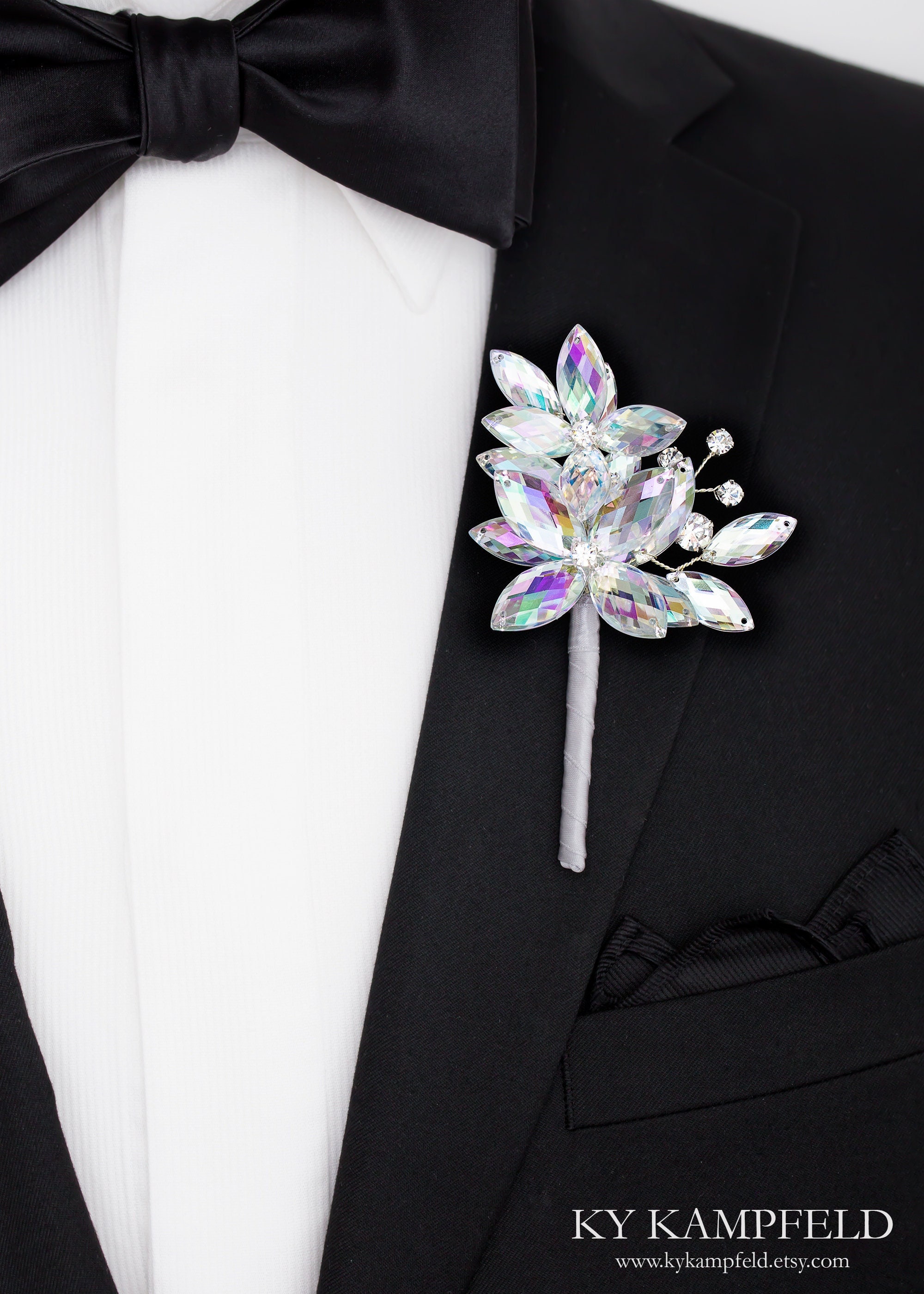 Iridescent Mason Boutonniere in Soft Iridescence