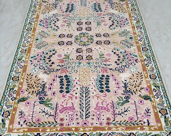 Hand Tufted Floral Wool Rug – Vintage Style Pink Botanical Area Carpet – Traditional Oriental Inspired Handmade Rug for Living Room