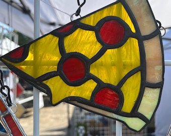 Attrape-soleil en tranches de pizza en vitrail fait main