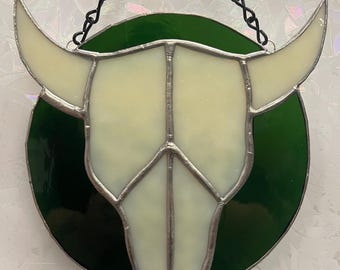 Attrape-soleil crâne de vache en vitrail fait main - Décoration verte et blanche