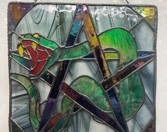Attrape-soleil serpent en vitrail fait main, oeuvre d'art irisée pour fenêtre