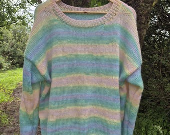 Soft and light boxy jumper.