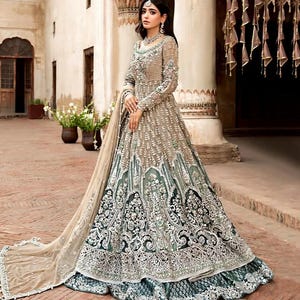 Custom Stitch Pakistani Indian Women Wedding Bridal Dress Heavy Embroidered Maxi Walima Dress Designer Maxi Nikkah Outfit Mehendi