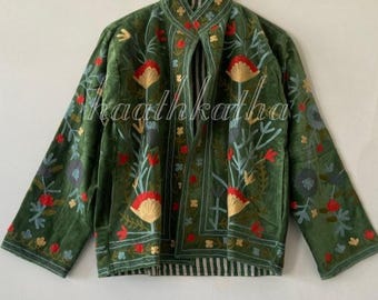 Chaqueta Suzani de terciopelo verde hecha a mano / Abrigo bohemio con bordado floral