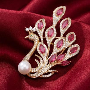 Broche de pavo real con rubí rojo de 2,70 quilates, perlas, circonitas cúbicas y detalles de diamantes, chapado en oro amarillo de 14 quilates, joyería vintage de plata 925, regalo para ella.