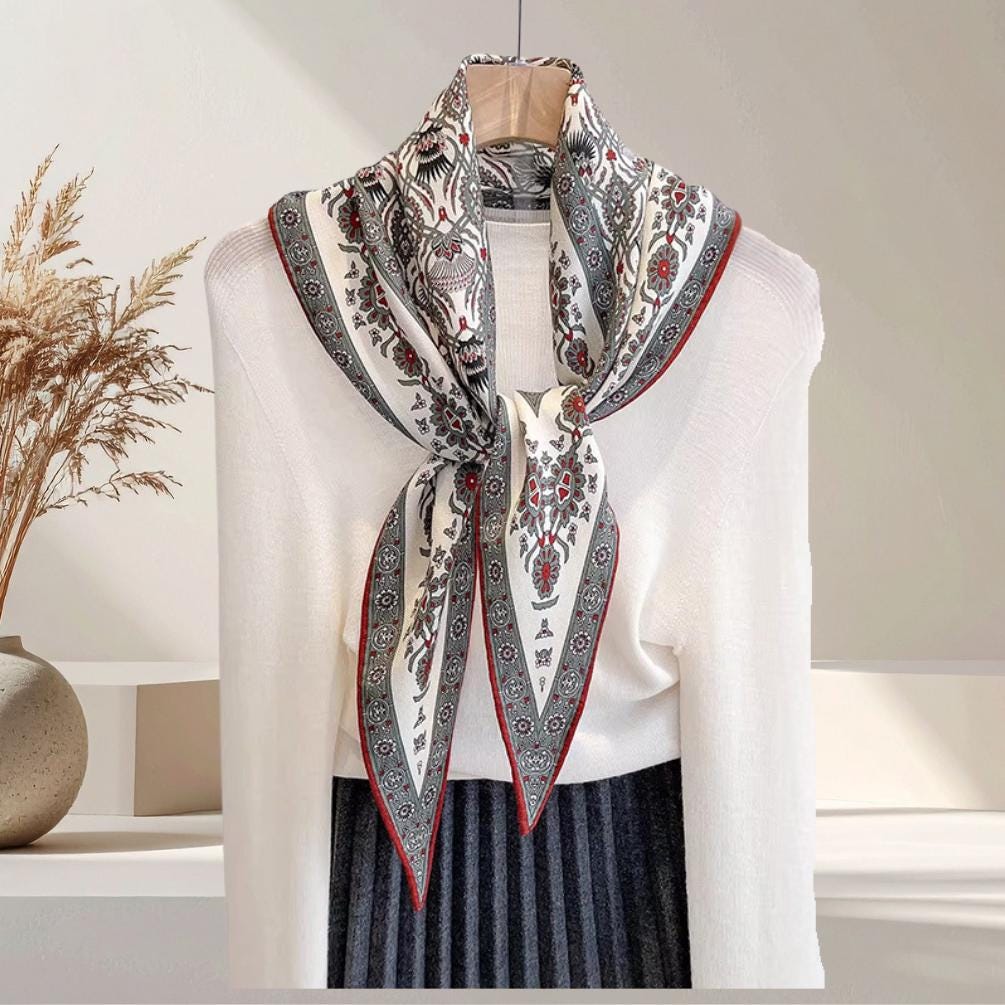 Écharpe En Soie Prune & Vieux Rose à Motifs Fleurs – Occasion élégante Pour Femme