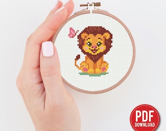 Simpatico schema per punto croce a forma di leoncino in PDF – Ricamo mini leone, telaio da 7,6 cm (3 pollici)