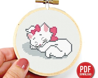 Tiny White kitty Cross Stitch Pattern PDF – Mini cat Embroidery, small animal pattern, 4 Inch Hoop, beginner counted, gift DIY