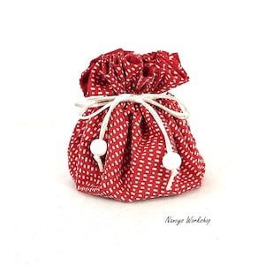 Drawstring Jewelry Pouch: Cotton Travel Organizer