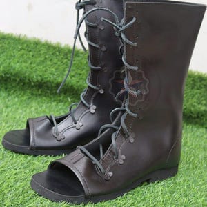 Handmade Roman Leather Sandals for Men - Ancient Greek Gladiator Shoes, Strappy Summer Flats