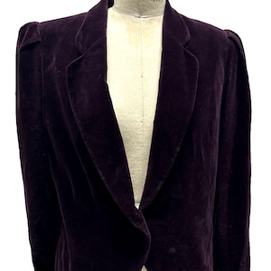 Vintage 1970&#39;s Norma Leggett  Plum Velvet One button blazer blazer - 36&quot; Bust