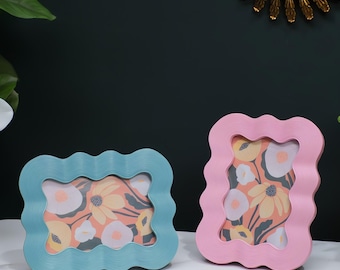 Retro Wavy Edged Photo Frame - Pink or Aqua - For 4x6 Inch Photos