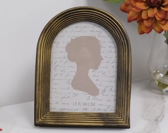 Antique Gold Ribbed Photo Frame - For 5x7 Inch Photos - Oval or Arched Style