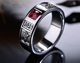 Anillo de equipo grabado personalizado, anillo de campeonato de plata personalizado, diseño cuadrado simple con piedra de nacimiento, regalo de joyería para equipo deportivo, regalo de graduación