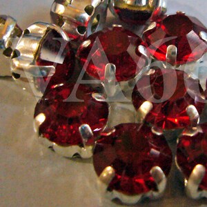 Lt Siam Red color Round Rose Montee Faceted Sew On Acrylic Glass Look Rhinestone Beads 9mm 15p Vintage Look 4 hole Pronged Silver Separators