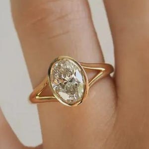 Solid Gold Split Shank Oval Cut Moissanite Engagement Ring, Moissanite Wedding Promise Ring, Daily Wear Classic Anniversary Gift for Wife