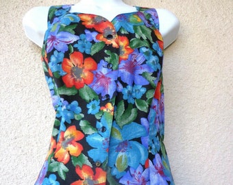 Vintage Hawaiian Style DRESS with a Full Skirt and Tropical Floral Print. Size M to L