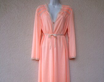 1970s Long NIGHTGOWN & PEIGNOIR SET. Nylon Nightgown and Robe. Silky Nylon Nightgown. Crochet Lace Trim. Peach Nightgown and Peignoir. M L