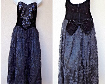 1980s PROM DRESS In Velvet & Lace with a Strapless Bodice, Full 3 Layer Skirt and Huge Bow. Size  XS to S