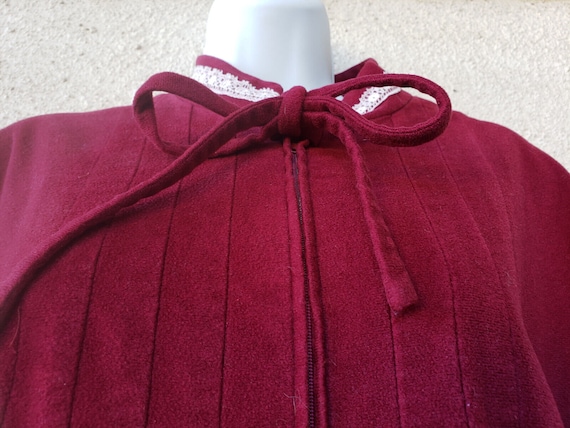 Vintage Velour Robe in Burgundy with Front Zipper… - image 4