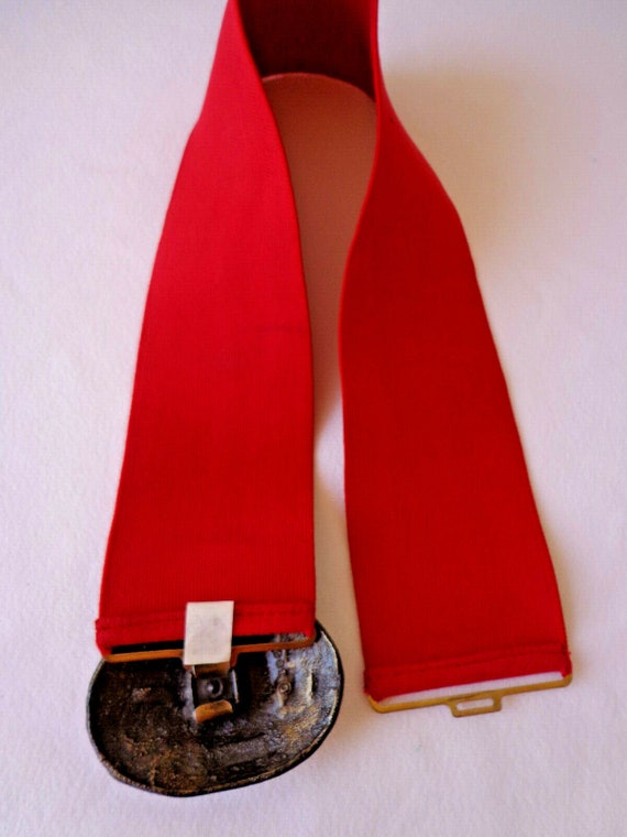 1980s WIDE STRETCH BELT in Red with a Huge Metal … - image 9