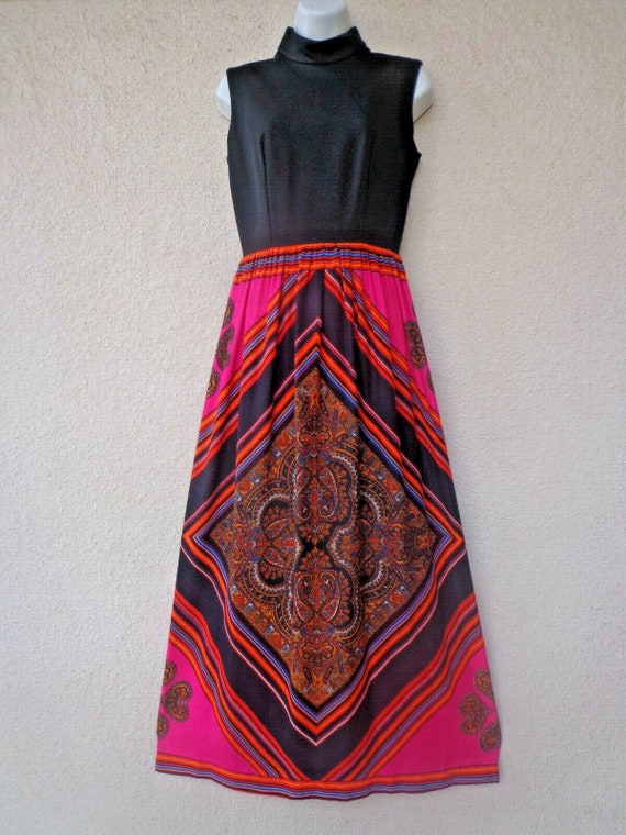 1960s Psychedelic MAXI DRESS with a Bold, Geometri