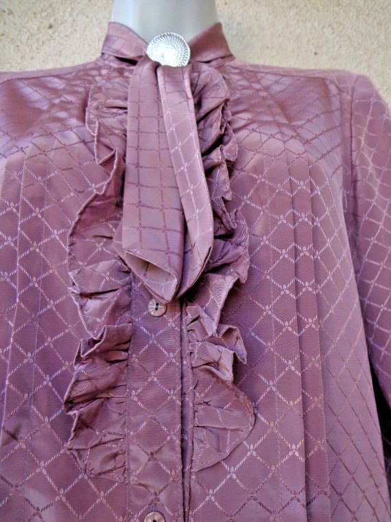 1970s Pink and White Satin Polka Dot Ruffle Collar Vintage Blouse Women\u2019s Size S