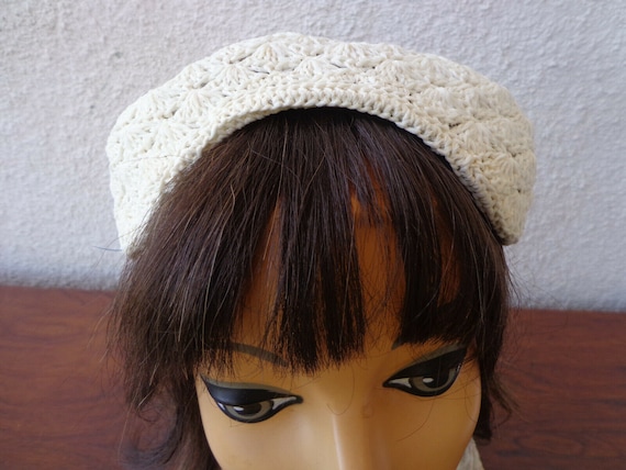 Vintage 1940s 50s HALF HAT In Ivory Crochet Lace