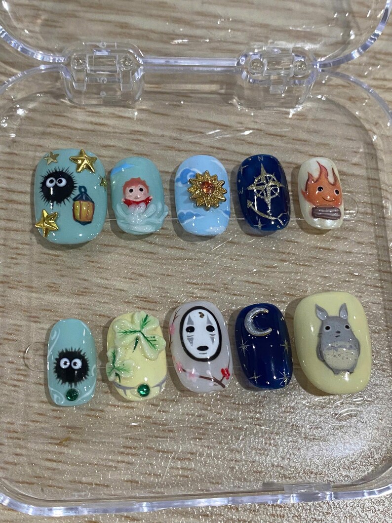 Handgefertigtes Studio Ghibli Masterpiece Drücken Sie die Nägel | 3D Luxus Anime Nagelkunst | Totoro, Chihiros Reise ins Zauberland, Das wandelnde Schloss & Ponyo Bild 4