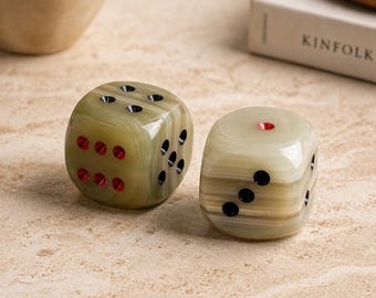 Handcrafted Onyx Dice Set – Luxury Stone Decor