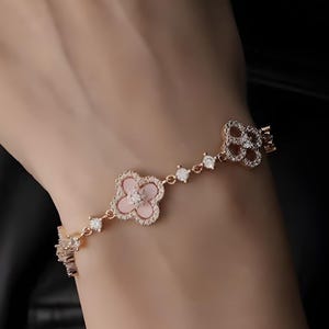 Bracciale a quadrifoglio, ciondolo cavo in madreperla con polvere lucida di rame naturale, braccialetto con cordino portafortuna, gioielli di lusso minimalisti