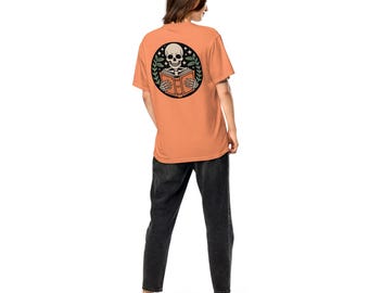 Camiseta Comfort Colors Skeleton Reading Book: Camiseta gótica assustadora de Halloween