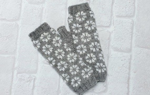 Free Shipping Christmas Clearance Fingerless Mittens Cable Knit Fingerless Gloves Winter Fashion Accessories Wool Fair Isle Mittens Free Shipping Christmas Clearance Fingerless Mittens Cable Knit Fingerless Gloves Winter Fashion Accessories Wool Fair Isle Mittens