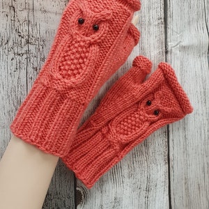 Fingerless Mittens / Fingerless Gloves / Owl / Winter Fashion Accessories / Ready to ship