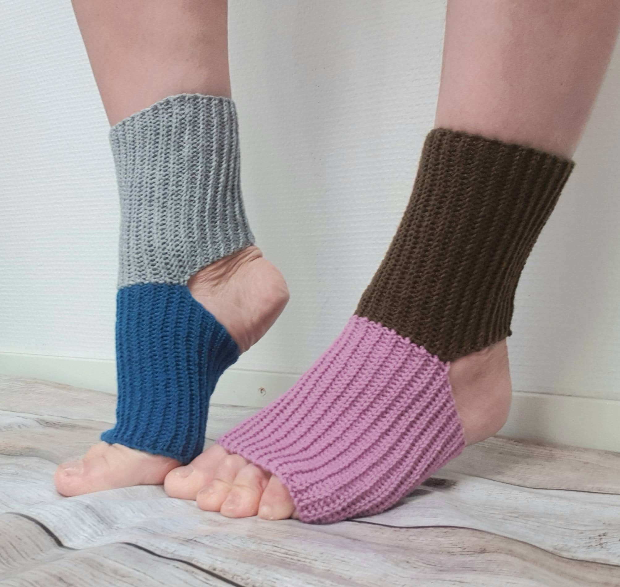 Women Men Multicolor Yoga Socks Flip Flop Socks Yoga Gift Athletic Socks  Dance Socks Grip Socks Pilates Socks Toeless Socks