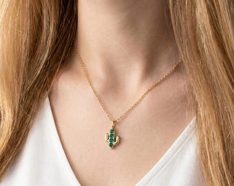 Guldkaktushalsband, grön CZ-suckulentberlock, saguarohänge, läckert växthalsband, smycken med sydvästra öknen, present till naturälskare