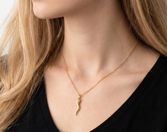 18K Gold Italian Cornicello Necklace, Dainty Horn Protection Charm