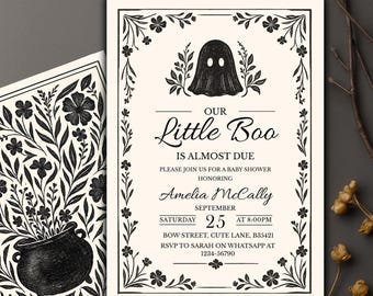 Könnte beinhalten: Eine cremefarbene Babyparty-Einladung mit schwarzem Blumenrand und einer Geisterillustration. Der Text lautet "Our Little Boo is Almost Due" und enthält Veranstaltungsdetails. Auf der linken Seite ist ein passendes Blumendesign zu sehen.