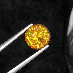 Mästerligt slipad kromsfen 3,71 karat hög briljans från gruvdrift i Zimbabwe