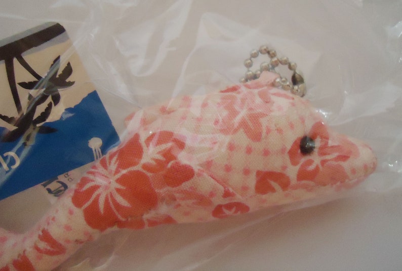 Pink Lucky Dolphin Chain.Japanese