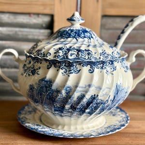 Soup Tureen w Ladle Large Rare Vintage Coaching Scenes Blue and white Transferware English Countryside Tureen with Handles Tureen with ladle