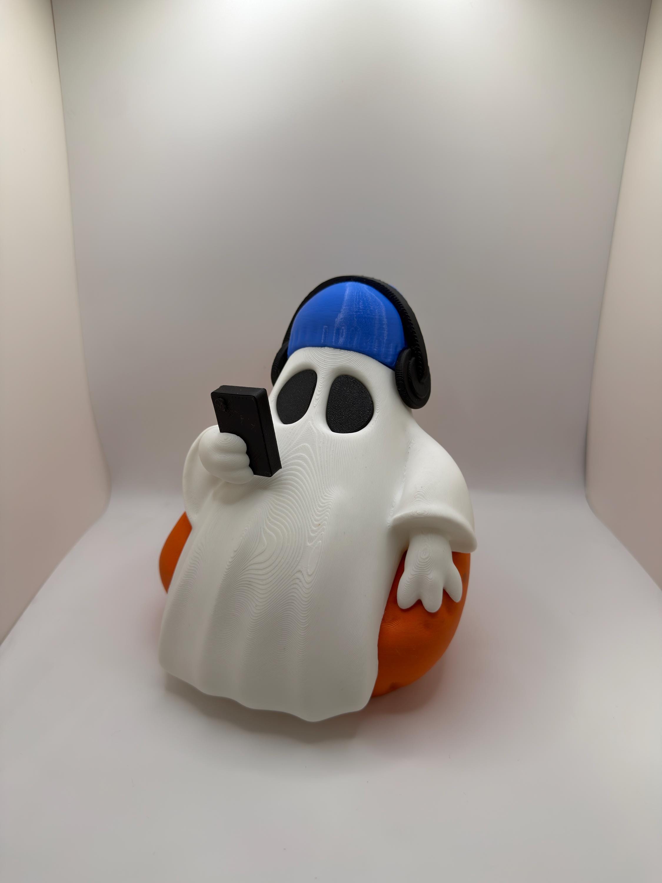 Hipster Ghost Crew — The Lounger