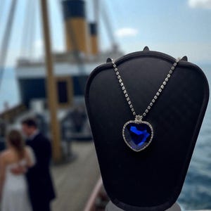Heart of the Ocean – Titanic Crystal Pendant