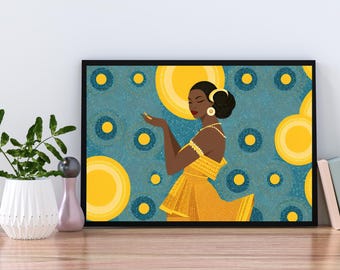Könnte beinhalten: Gerahmter Kunstdruck mit einer Frau in einem gelben Kleid vor einem tealfarbenen Hintergrund mit gelben und tealfarbenen Kreisen. Die Frau hat dunkle Haut und trägt goldenen Schmuck. Das Kunstwerk wird auf einer Holzoberfläche ausgestellt.