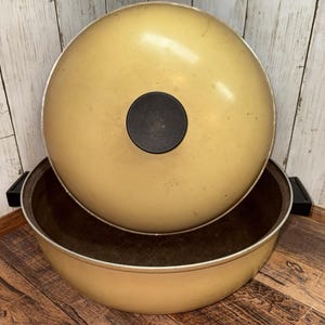 Vintage Regal Ware Gold Yellow Aluminum  Steamer Pot Dutch Oven Roaster 12.5”USA