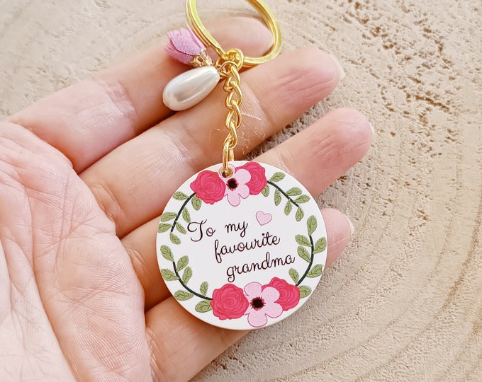 "To my favourite grandma" handmade keychain