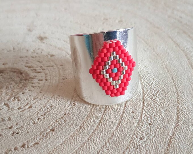 Seed beaded triangle ring