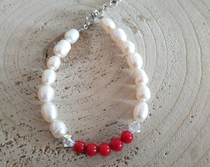 Mother of pearl beaded bracelet with red coral and crystal beads